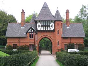 Gatehouse of Bestwood Lodge (Photo: A Nicholson, 2004).
