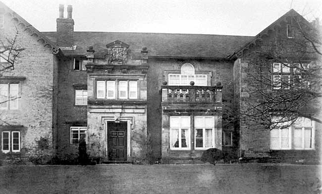 Broxtowe Hall in the 1920s. The Hall dated from the mid-17th century and was demolished in 1937.