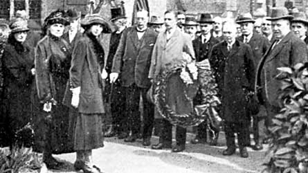 The Hucknall Torkard Centenary Committee entering the Church for the Memorial Service, April 19, 1924.