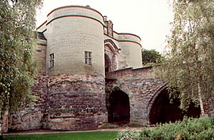 Nottingham Castle gatehouse in 2001. 