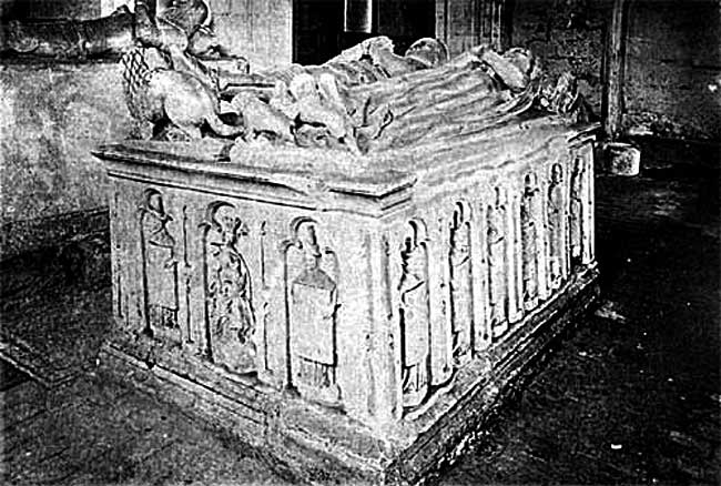 Tomb of Sir Hugh de Willoughby (1448).