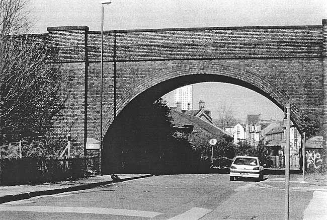 PARRY's surviving masonry bridge on the Nottingham Suburban Railway; Trent Lane, Sneinton. (Photo. Stephen Best.)